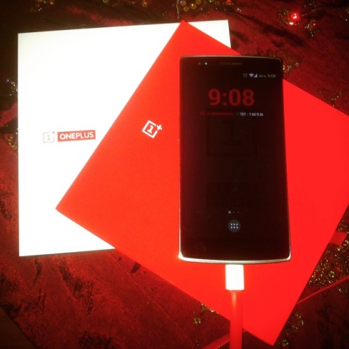 Mood: inLove…. #oneplus #mobile #newshit #one+