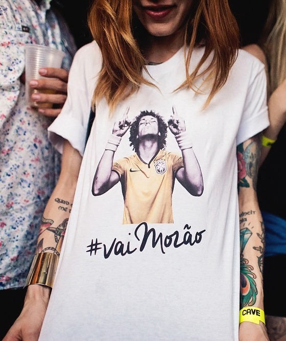 foda-se-mundo:     #vaiMozão ahahahha 