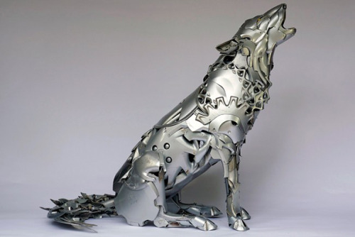 asylum-art:Old Hubcaps Recycled Into Stunning Animal Sculptures by Ptolemy ElringtonFor over twelve 