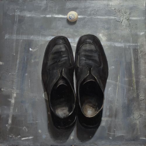 Two Shoes and a Ping-pong Ball   -   Pieter PanderDutch, b. 1962-Olie op paneel - 50x50 cm.