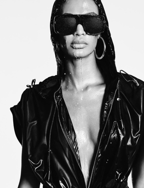 unes23:Joan Smalls by Luigi & Iango for Vogue Japan