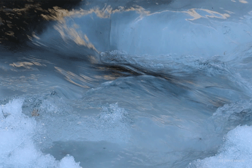 Ice-Blue Streaming: © gifs by riverwindphotography, December 2020