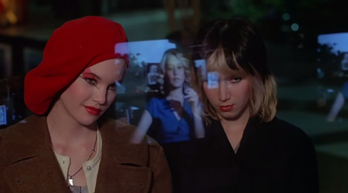 ozu-teapot: Ladies and Gentlemen, the Fabulous Stains | Lou Adler | 1982 Laura Dern, Christine Lahti