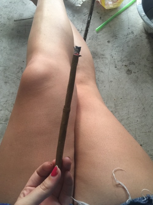 sativa-mermaid: Babe rolled an extendo