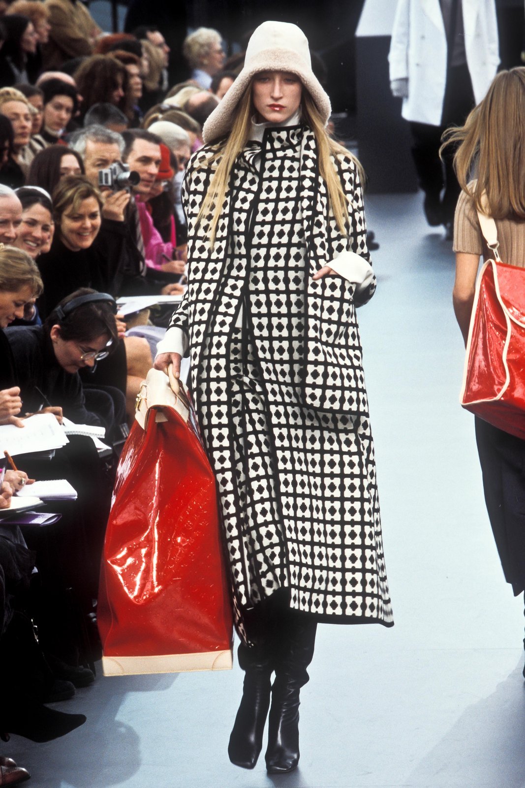 the original supermodels — Louis Vuitton - Spring 2000 RTW