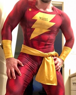 captnspandex:  One last Shazam pic for #superherosunday