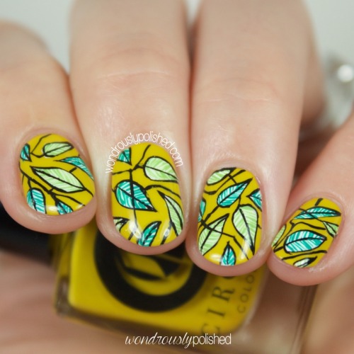 Hand painted leaves on the blog today! www.wondrouslypolished.com/2015/07/intricate-leaves-na