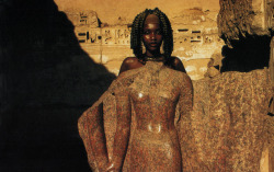 prominent-nipple:Nefertiti, 2000P: Barry