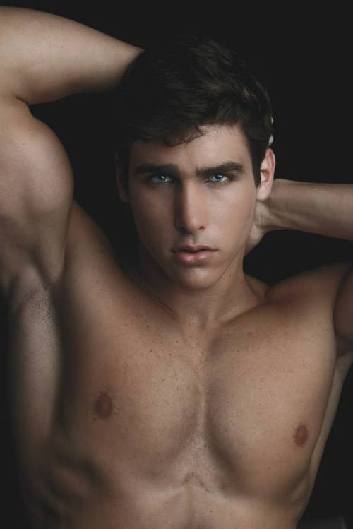pajas-mentales:  Patrick Rangel by Marcio Farias
