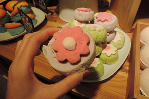 cowqirl:  Ive honestly never have used a bath bomb