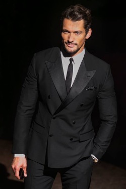 aukatr:  GOD in SUIt  TGIF ‘Morning ladies