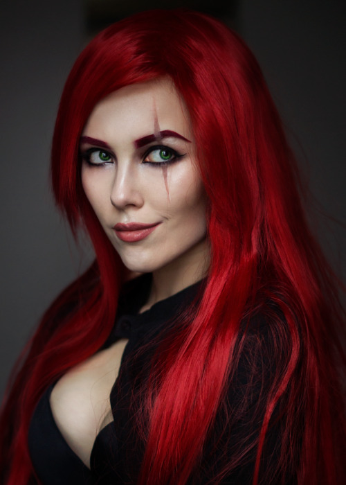 hotcosplaychicks:Katarina makeup by Helen-Stifler Check out hotcosplaychicks.tumblr.com for m