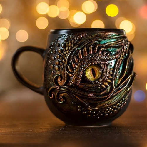 sosuperawesome:Dragon Cups And Bowl on Etsy