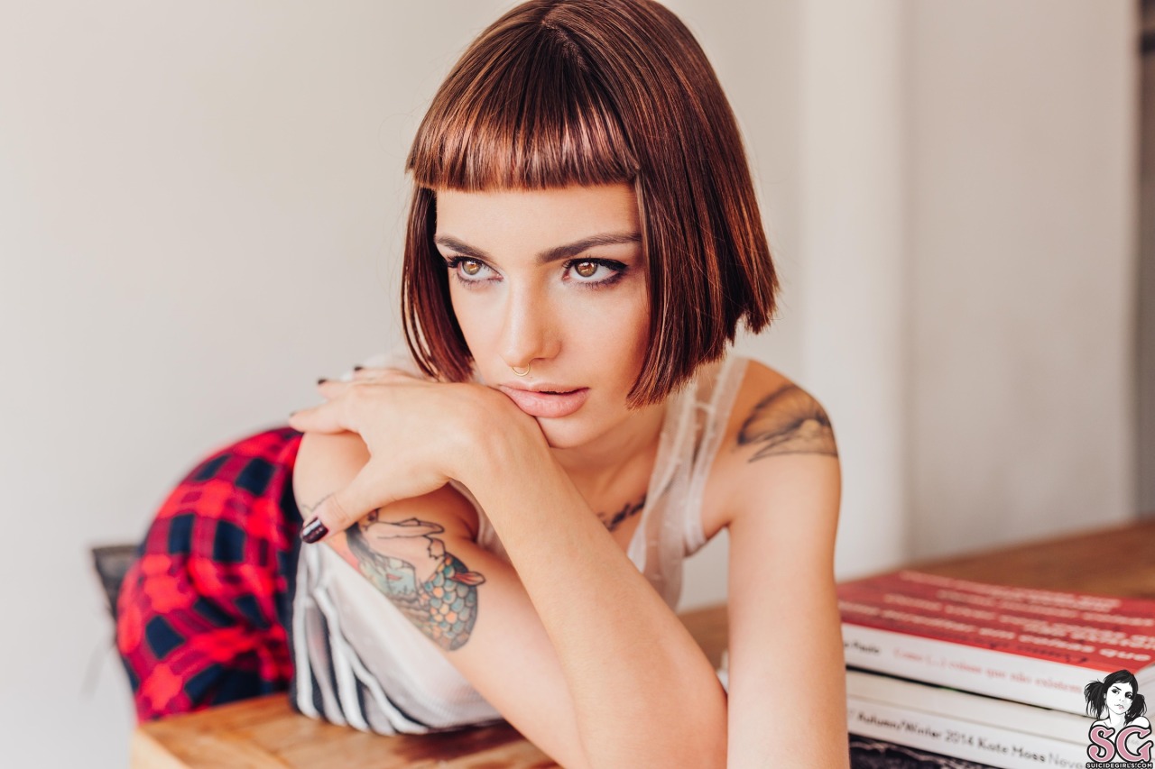 just4k:  Suicide Girl   Bellini  