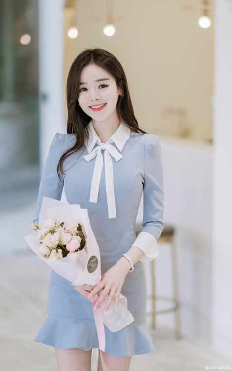 korean-dreams-girls:Kim Shin Yeong - January 21, 2019 Set