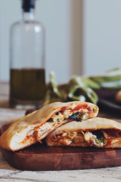 vegan-yums:  Vegan pizza pockets / Recipe