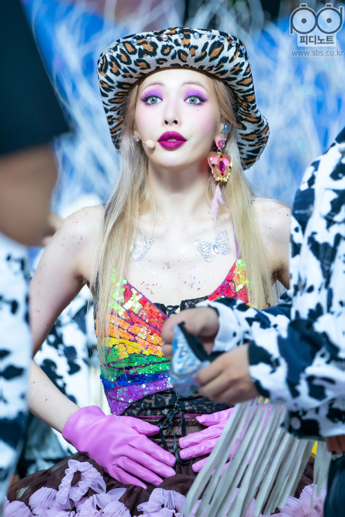 dailyhyuna:210913 HyunA & Dawn at Inkigayo