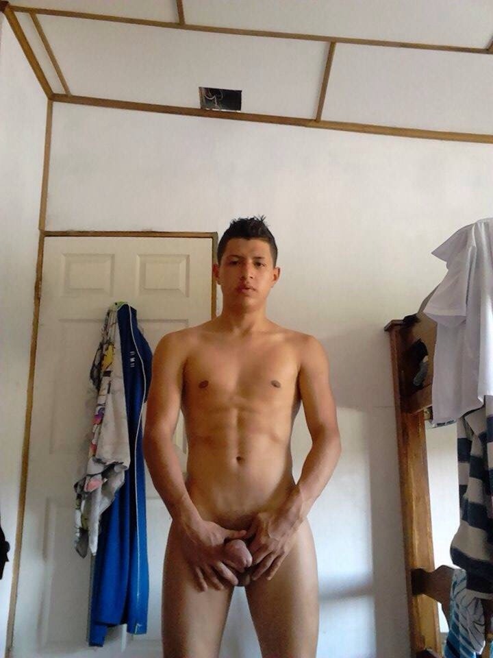 omaramorsexo:  Que papito tan rico  Uffffffffff mero