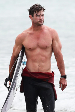 rhodulo:  Chris HemsworthByron Bay