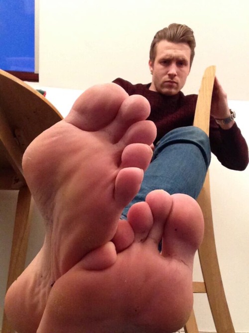 master-alpha: dirtygentledom:  What is your favorite type of feet-sex?  1. Smell and tongue-wash the