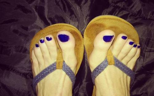 Toe stained sandals. Sexy!