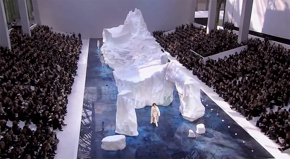 reichsstadt:jesus-aime-la-house:The sets at Chanel 2008 - 2015these sets consistently