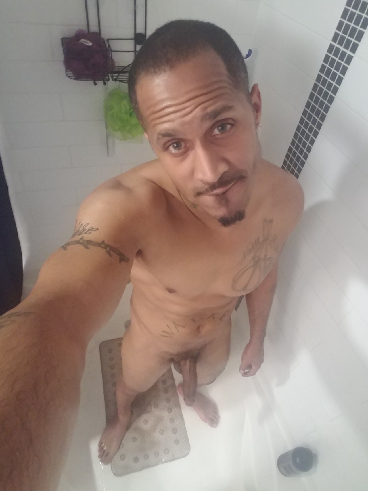 nigerianknight23:  htownsfinnest77:  What’s up tumblr?  Supp,Sexxxy BIG DADDY!!!😋😋😋😍😍😍