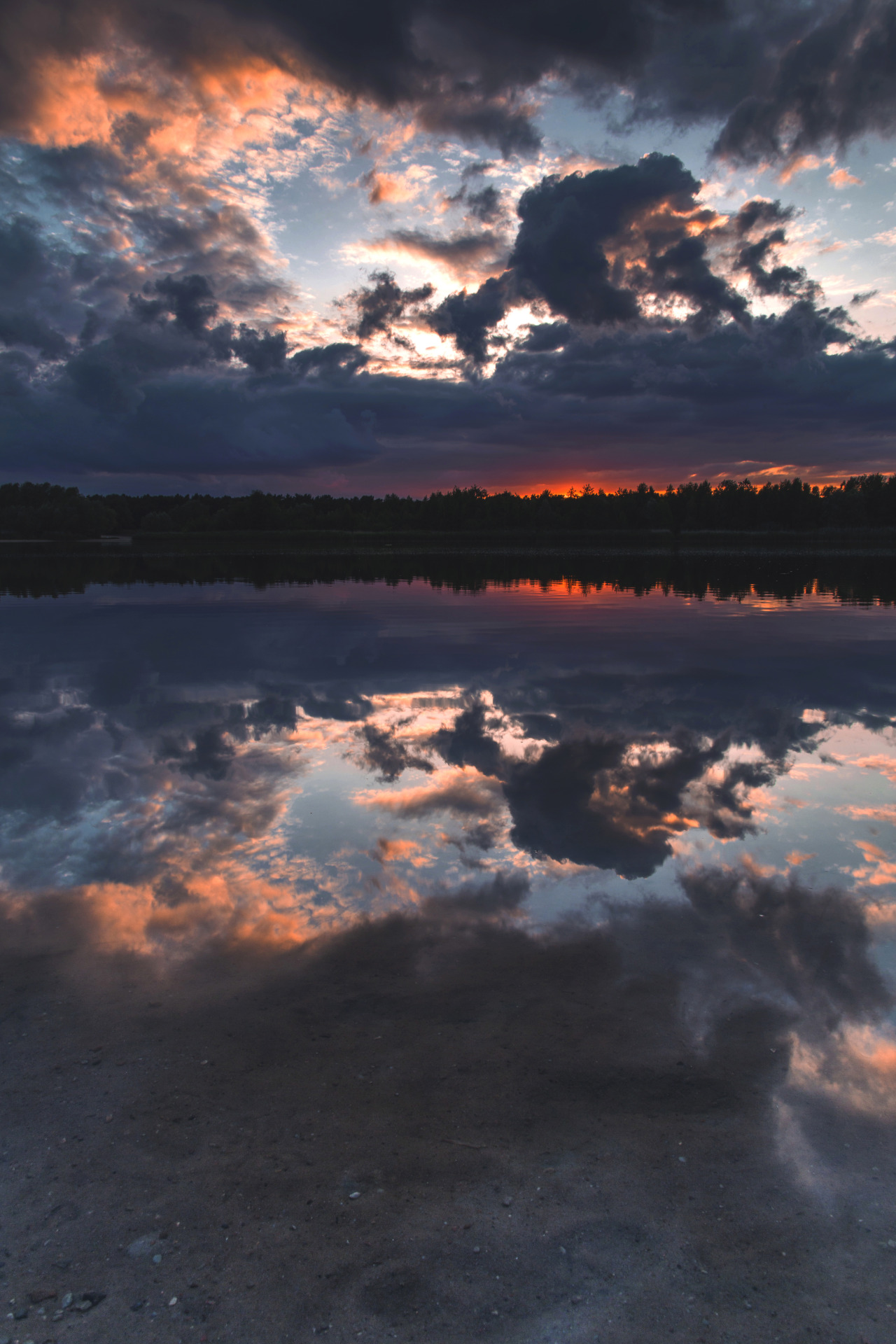 theencompassingworld:  theencompassingworld.tumblr.com