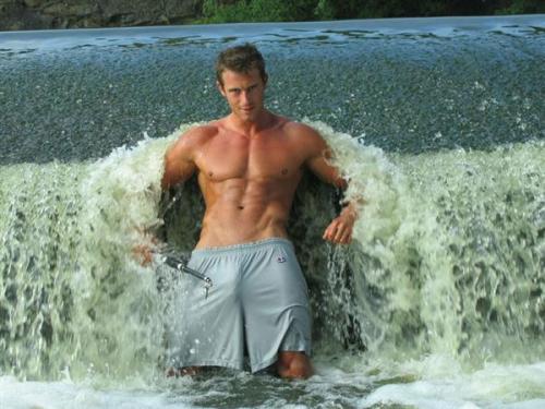 hunternprey:  Frolicking in a mountain stream….God I would love to get a taste of that! 