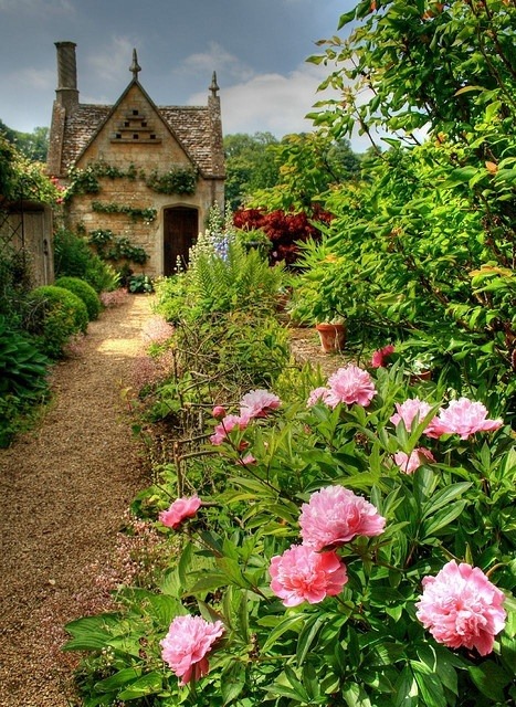 flowersgardenlove:  Amazing home in Ital Flowers Garden Love 