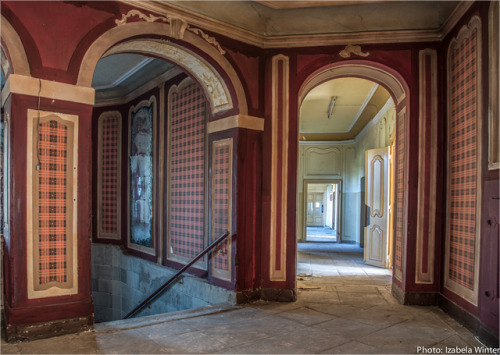 steampunktendencies: Abandoned Castle, Germany 