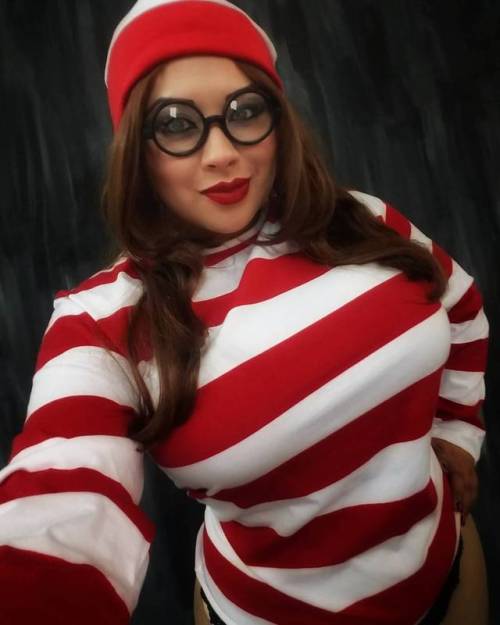 ivydoomkitty:  Where’s Waldo? More fun pics from my patreon fanclub shoot yesterday! Make sure to sign up to check out all the bts pics I’m posting there, plus excl prints, stickers, and more! Link in bio or patreon.com/ivydoomkitty  #ivydoomkitty