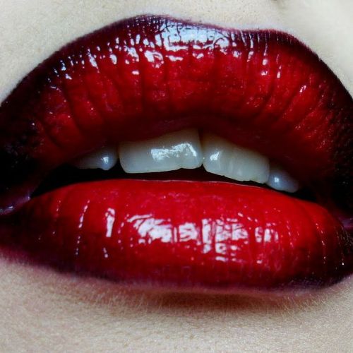 makeupbag:  http://makeupbag.tumblr.com/ 