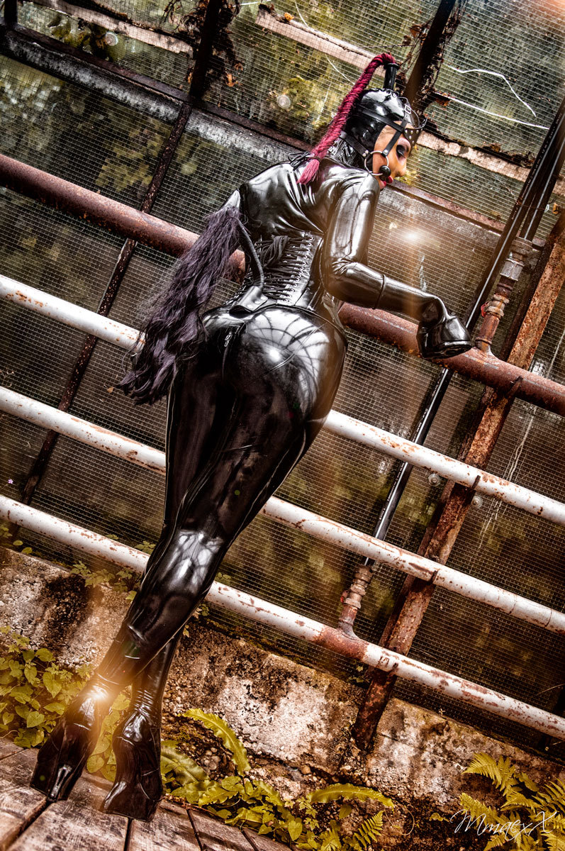 kinkyeyecandy:  https://www.facebook.com/Mmaexx.Photography 