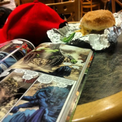 After half a day&rsquo;s work at #fiveguys, I head too #BarnesandNoble, enjoy a good lunch, read a g