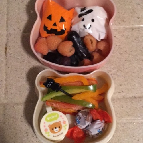 #halloween themed #bentolunch for Missy. #obento #lunchbox #motherhood