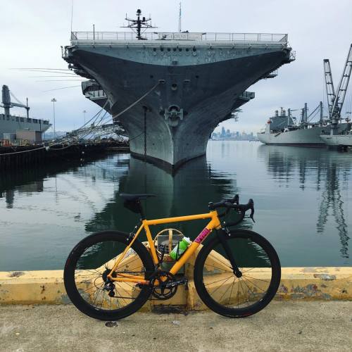 vynlbikes: Alameda a la Sunday. (at Alameda, California)