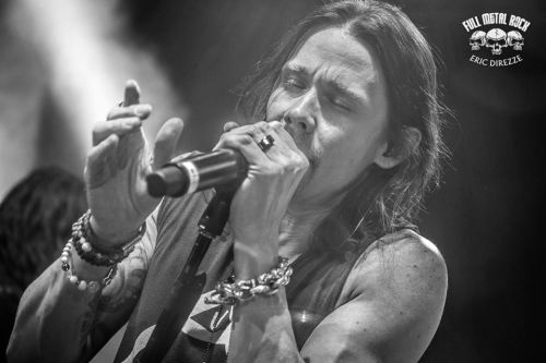 Amazing shots of Myles Kennedy when he played Detroit with Slash and the Conspirators.© Full Me