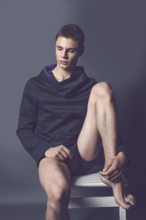 🐧 You Must Be Gay+ To View This Blog*