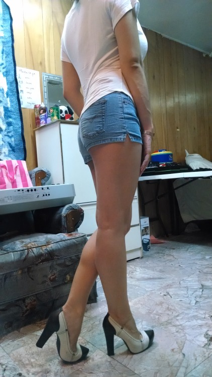 allwelust:  Most reblogs request more ass! - Mr.