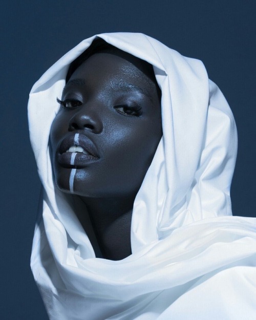 blackpeoplefashion: Stephanie Obasi photographed by Oye Diran.