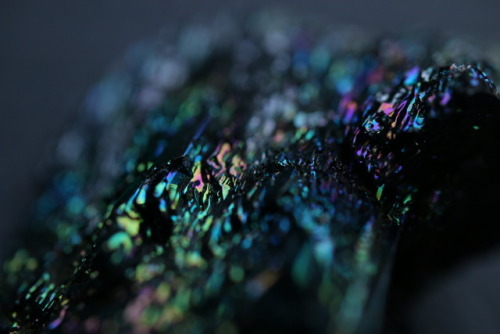 My first unedited macro shots of a silicon carbide crystal (carborundum)Instagram | Etsy Shop