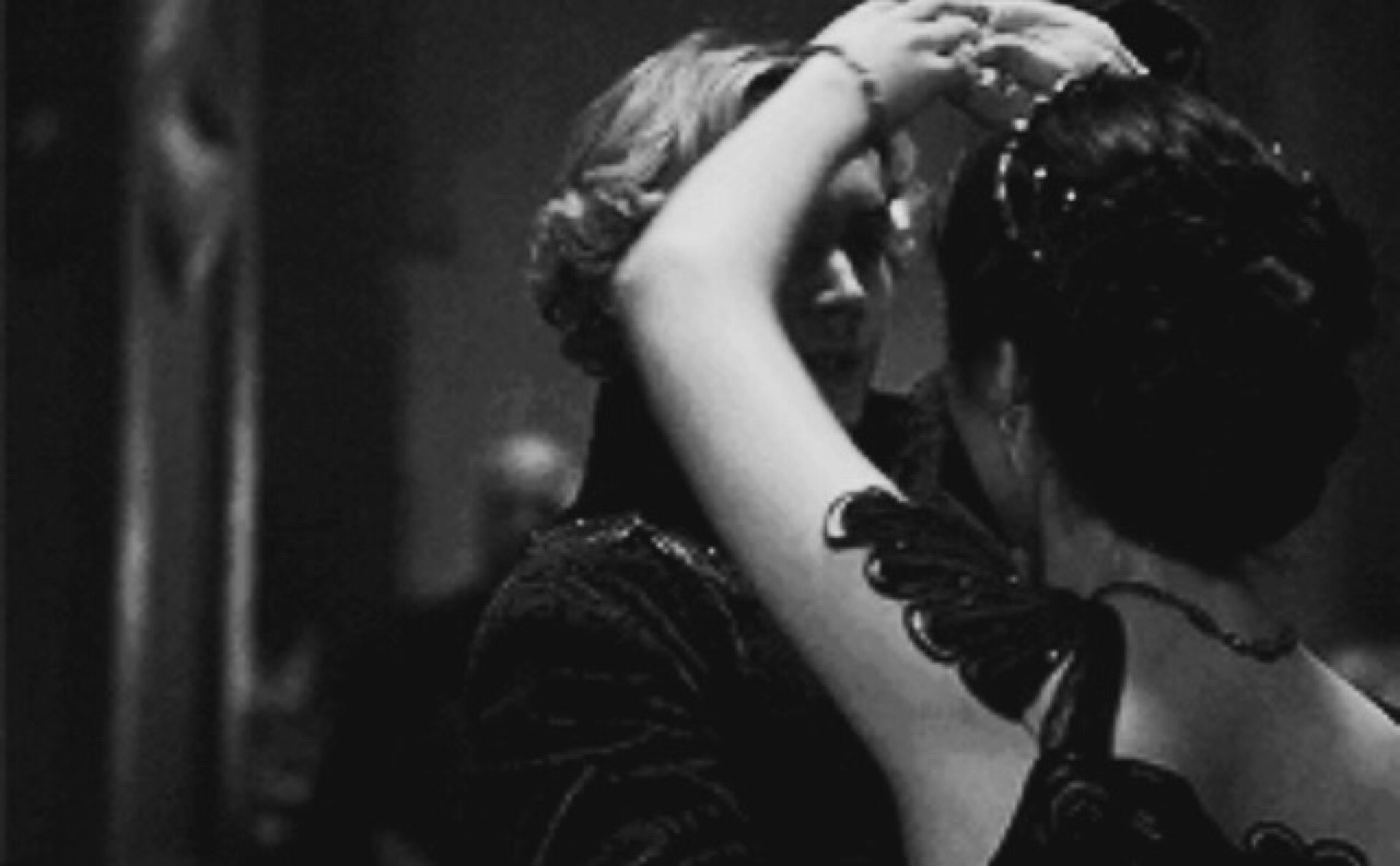 reigninblackandwhite:  Stay with me.