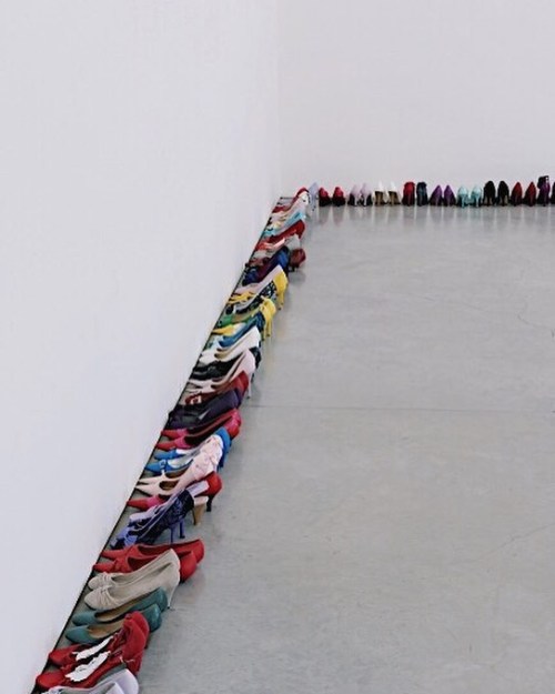 Hans-Peter Feldmann, High heels-shoes, 45 pairs of shoes #100s_art