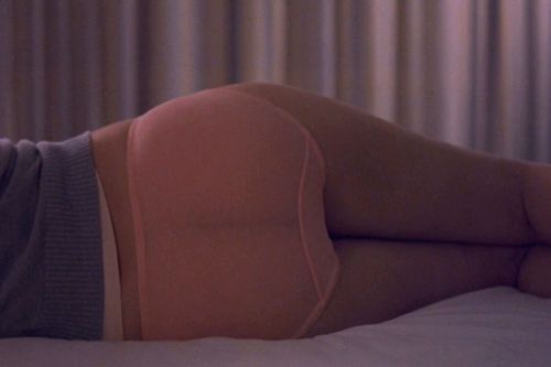 fuckyeahwomenfilmdirectors:  Lost in Translation dir. Sofia Coppola (2003)