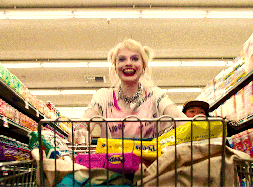 gal-gadot:  Margot Robbie as Harley Quinn adult photos