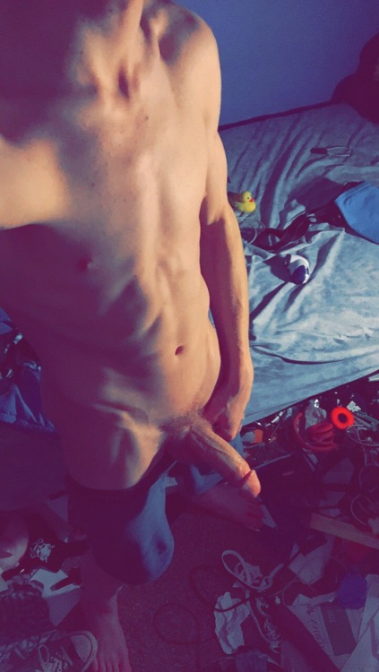 la-nudes: Austin Jones 1/1/17 HAPPY NEW YEARS MY BITCHES!!!!