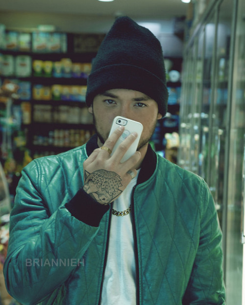 briannieh:  Spending time in NYC. Kickn it at the bodega. #briannieh #Wednesday 