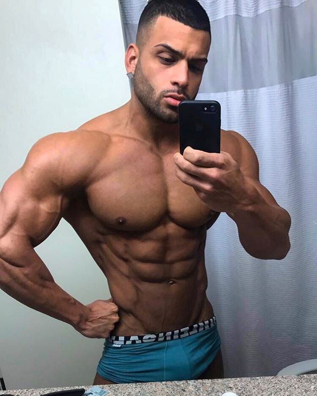 whitepapermuscle:  Gerardo Gabriel