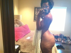 sillymilly84:  gsinceda80s:  #ThickLikeCornbread/#AllNatural